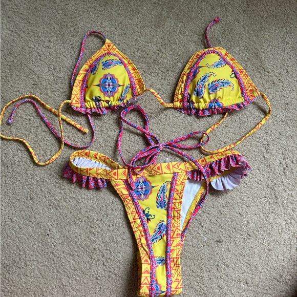 Amazon bikini! - Picture 2 of 2